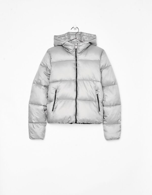 Puffer jacket with hood